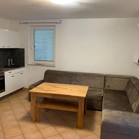 Suljic By Pag Tours Apartmán *